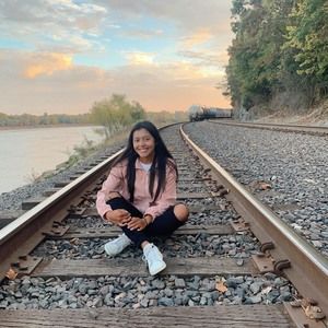 Meet your Posher, Manuela